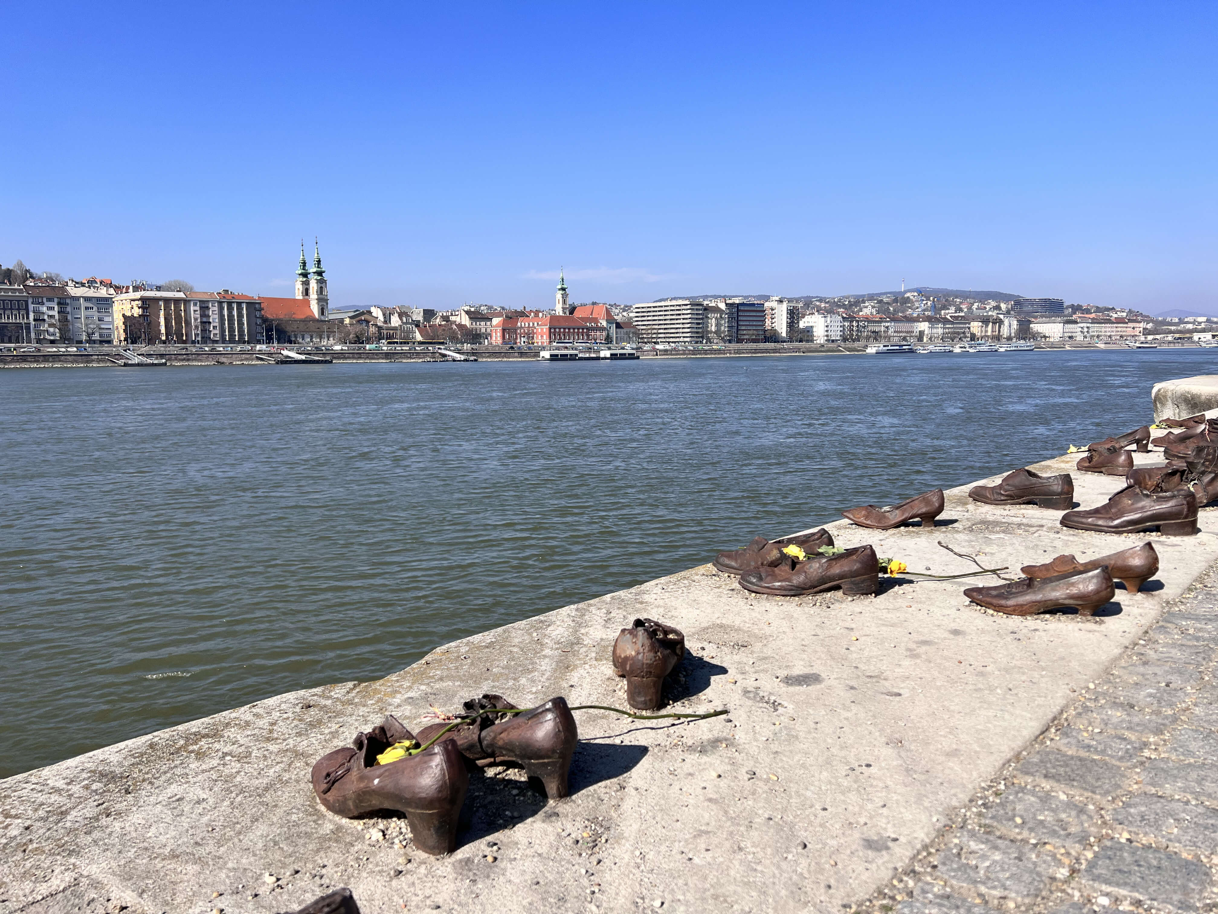 Monumentos de los zapatos en Budapest