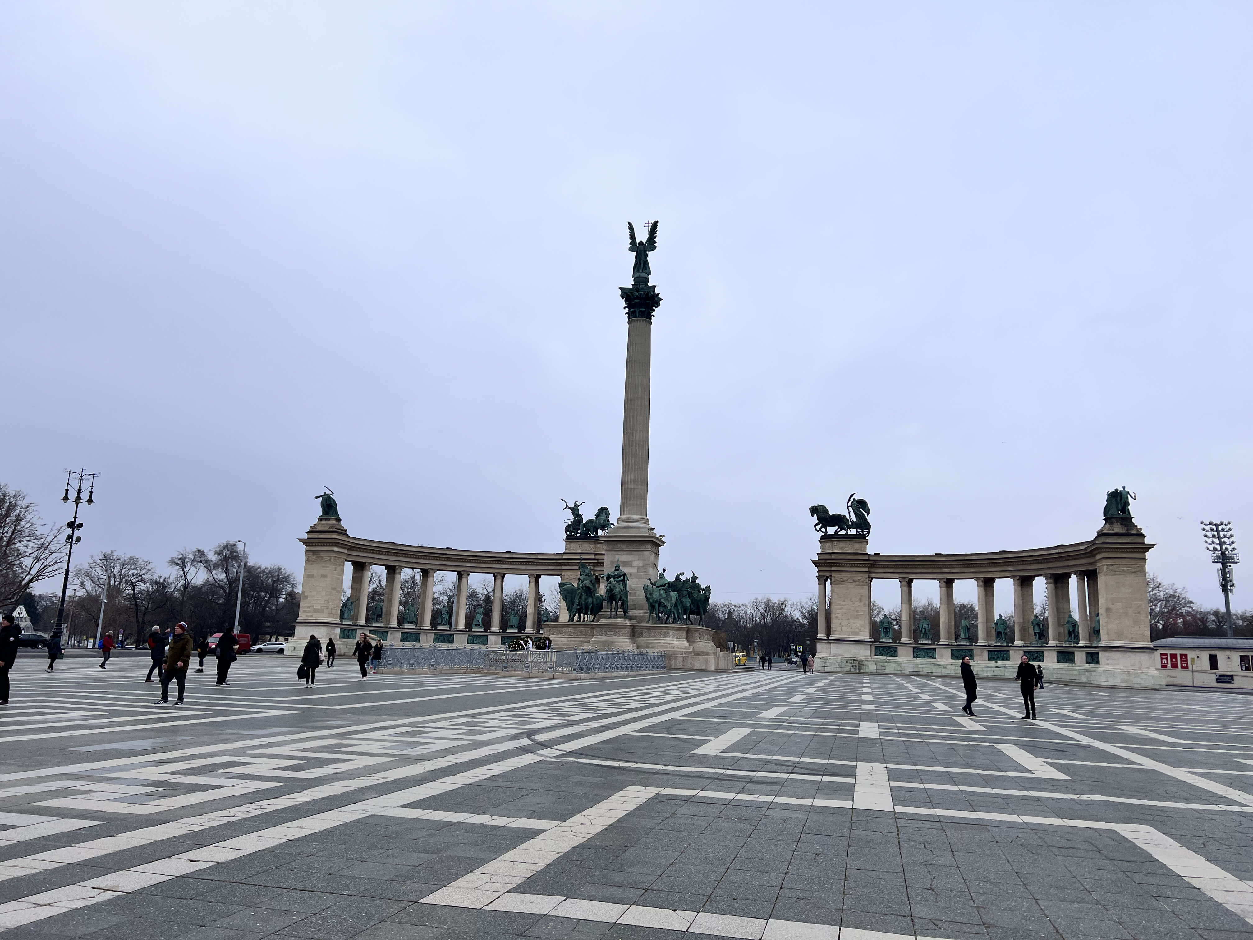 Plaza de los héroes en Budapest